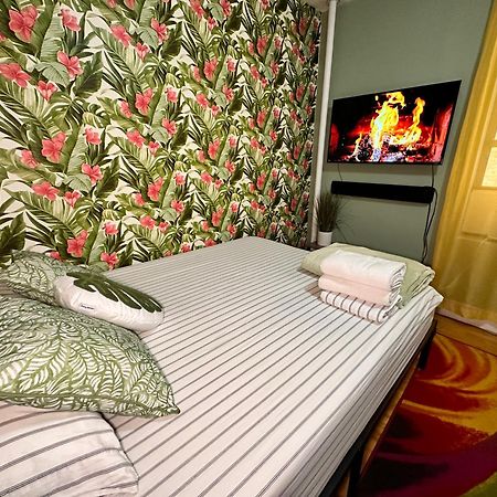 Tropical Comfort Room In Harlem Cozy Stay With Snacks & Style Nova York Exterior foto